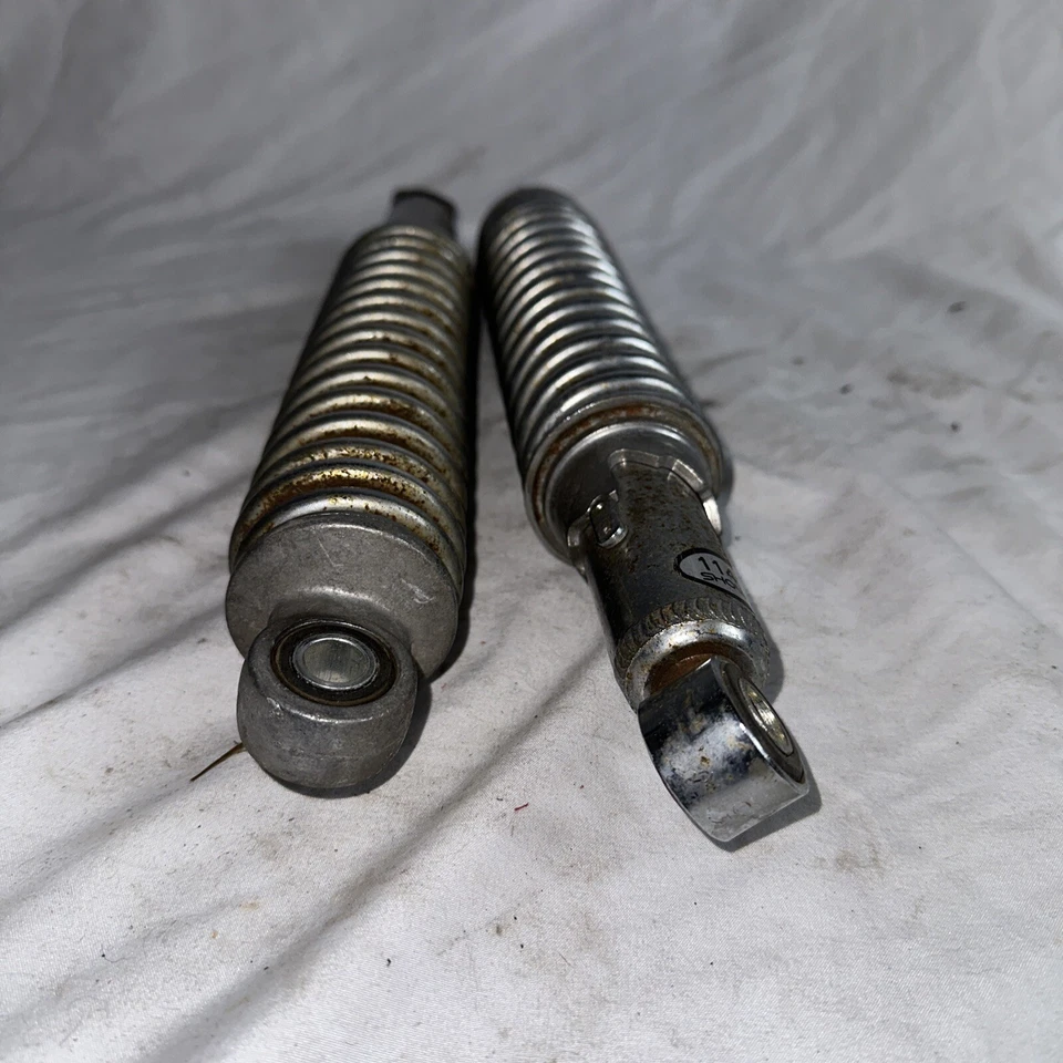 Juego doble amortiguadores de suspensión trasera Suzuki GS250T 1980 Foto 2 de 4