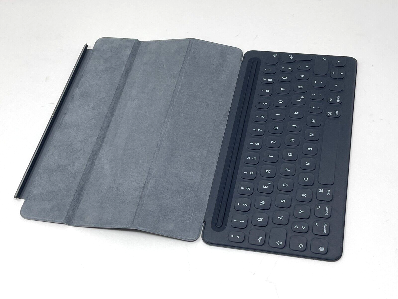 100% AUTENTICO Apple MPTL 2B/A Tastiera Smart iPad Pro 10.5 pollici inglese britannico 