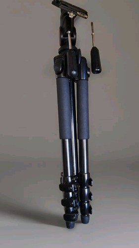Promaster System Pro 6426 Camera Tripod & Promaster Superlite 3 Way Head #6874 - Picture 17 of 17