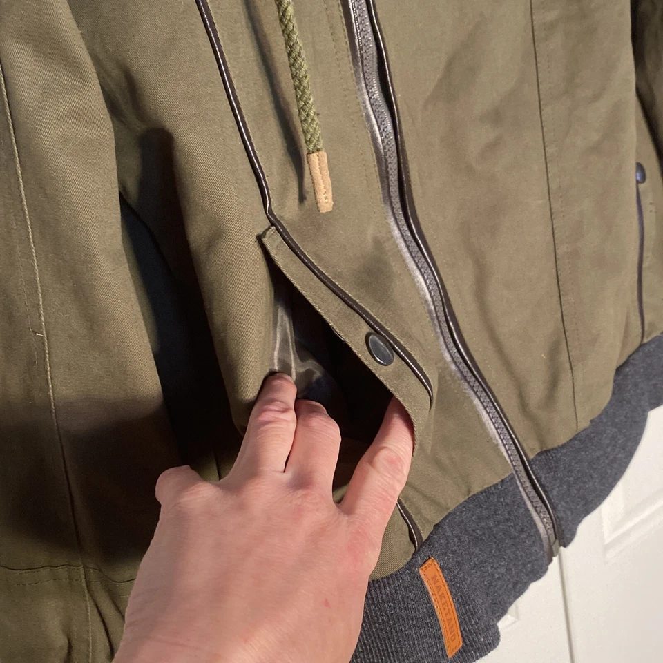 NAKETANO Sudadera con Capucha Chaqueta Mediana Verde Línea Polar Cremallera Completa Asimétrica Usada en Excelente Condición Foto 3 de 4