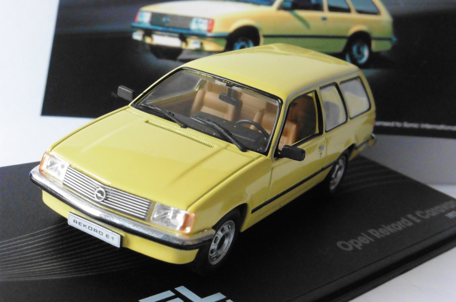 Miniature Opel Rekord E1 Caravan IXO 1:43 en métal injecté jaune