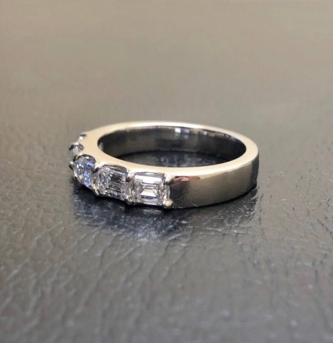 Anillo de diamantes de media banda eterna corte esmeralda de 2 quilates creado en laboratorio de 5 piedras oro 14 K bien - Imagen 2 de 6