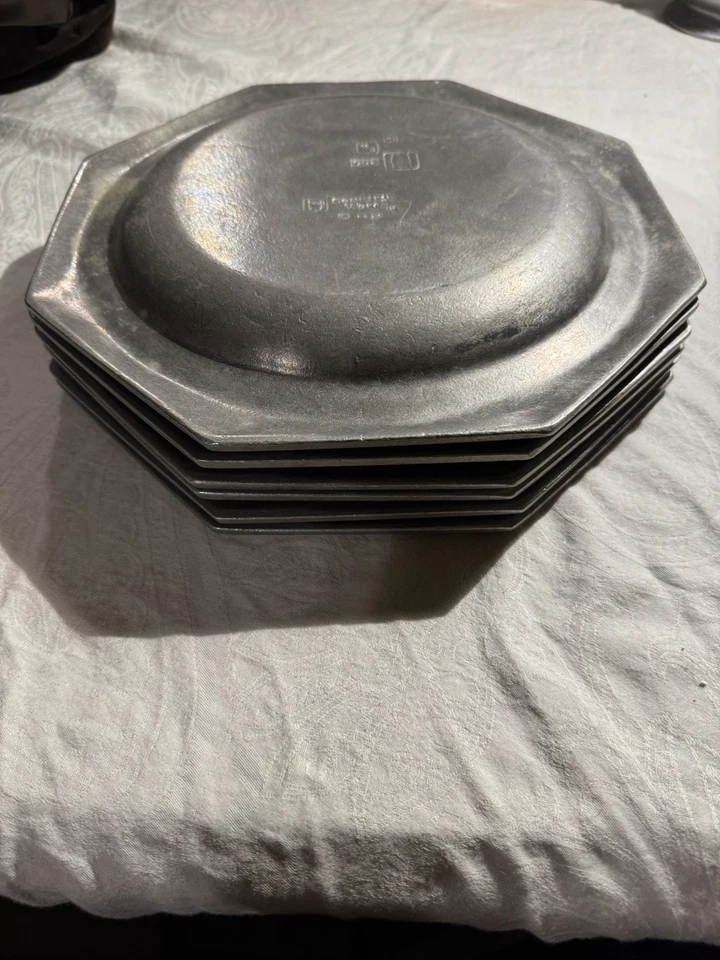 "Juego de 6 sellos de búho de colección años 70 Country Ware octágono 300 placa de peltre/cargador C 12""" Foto 4 de 4