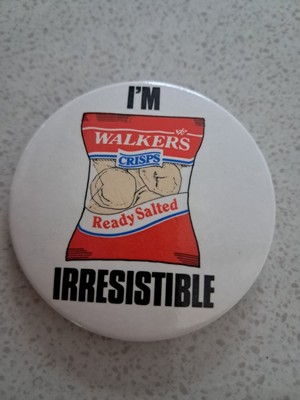 1980's retro vintage pin badge I'M WALKERS CRISPS IRRESISTIBLE READY SALTED