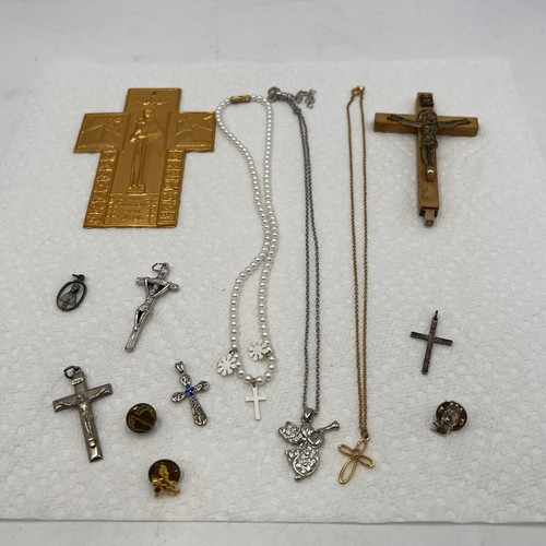 Religious Spiritual Items Lot Necklaces Cross Pendants Pins Christian Vintage - Picture 2 of 18
