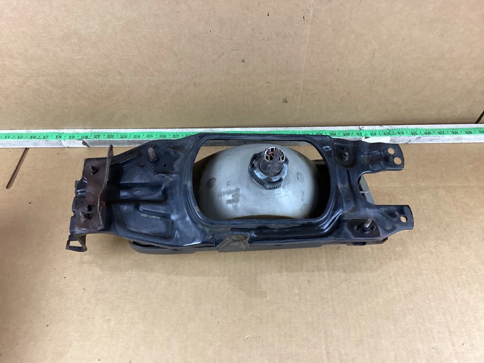 1990-1991 Mazda 929 Front Left Driver Side Headlight Assembly - Image 3 of 4