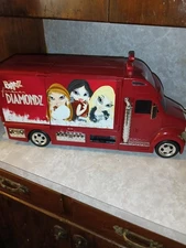 Bratz Forever Diamondz Rolling Runway Fashion Truck-Lights/Music