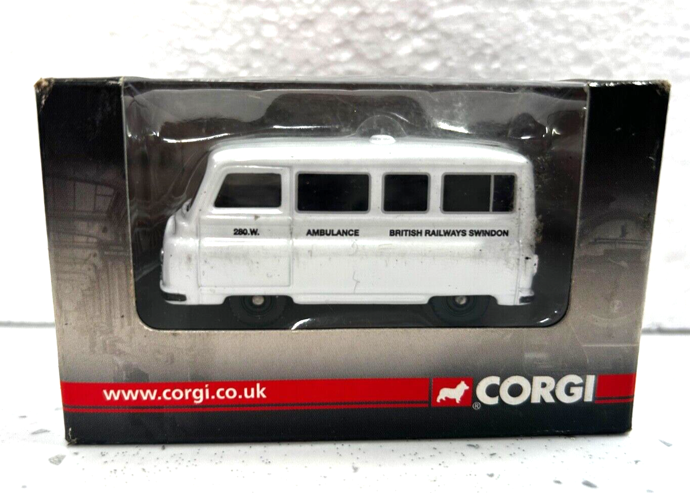 Corgi Trackside - DG202015 Morris J2 British Rail Swindon Ambulance - Boxed