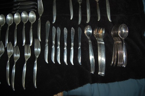 Vintage Set 1847 Rogers Flair Silverplate Flatware 72 Pieces - Picture 2 of 6