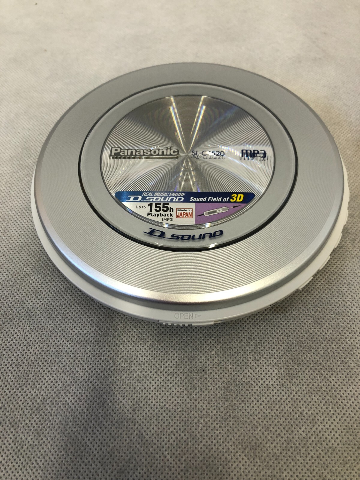 Panasonic SLCT520 Portable CD player made in Japan Silver, Boxed