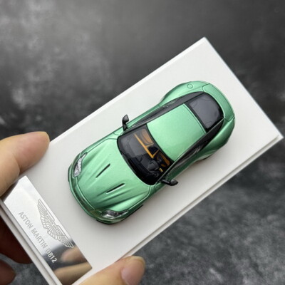 【新品】Aston Martin DB12 1:64 ミニカー　グリーン XiaoGuang Model 1/64 Scale Aston Martin DB12 Coupe Green Diecast