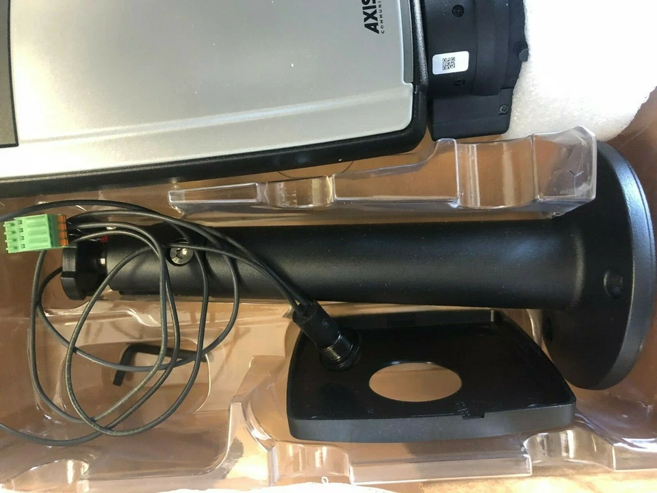 New Axis Q1604 (0439-001) indoor IP camera-new - Image 3 of 4