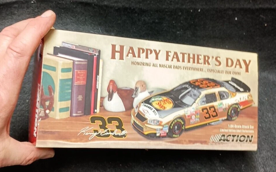 Kerry Earnhardt #33 Bass Pro Shops Dia dos Pais 2004 Chevrolet Monte Carlo 7.836 - Imagem 2 de 4