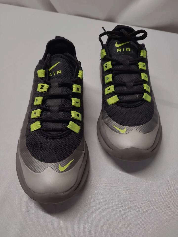 Nike Air Max Axis GS Black / Green Grey 5Y | 6.5 Womens Big Kids Running Shoes - Image 3 of 4