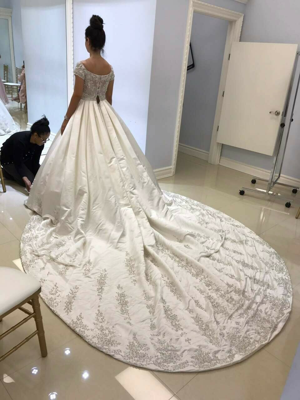 Stephen Yearick Wedding Dress Ball Gown KSY49 Sz 6 Swarovski Crystals Long Train image 8