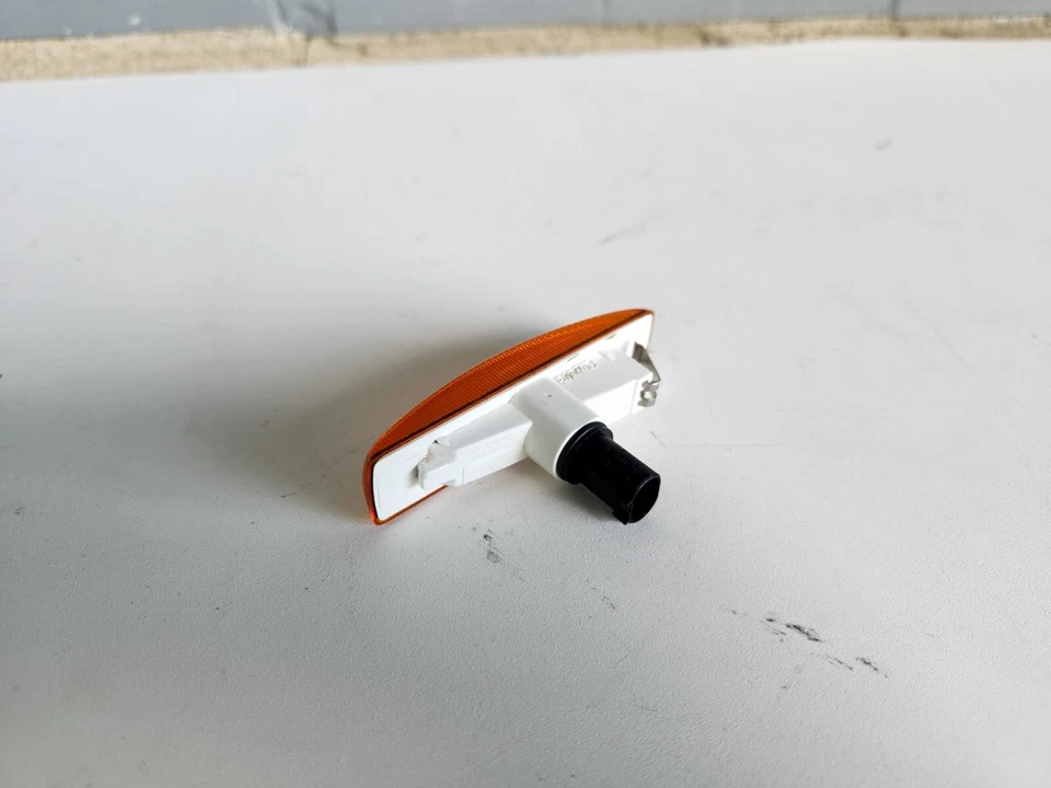 2005 - 2016 路虎 LR3 右前乘客门标记灯 原始设备制造商 131k — 第 2/4 张图片