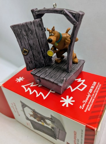 .Hallmark 2014 SCOOBY DOO - Scooby Gets Spooked.Magic Ornament.Lights/Sound. - Picture 6 of 8