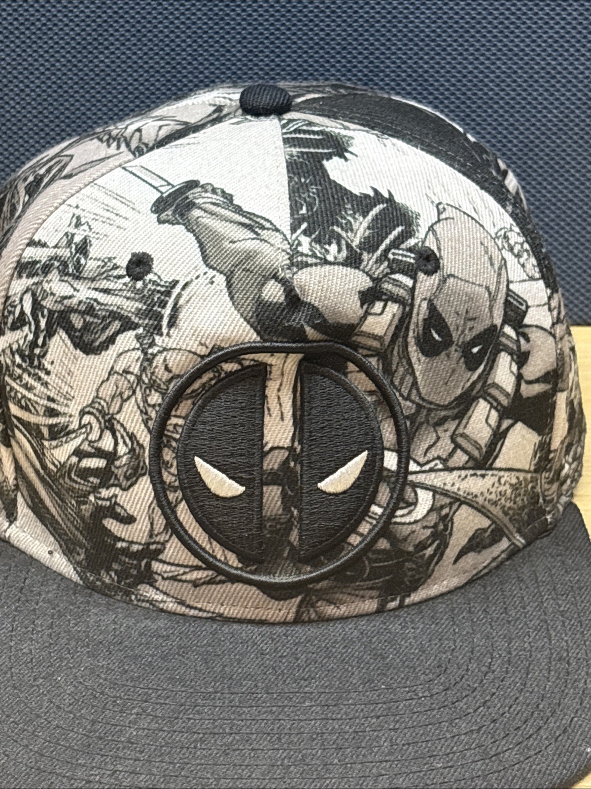 Marvel Deadpool comic art snapback hat black and … - image 2