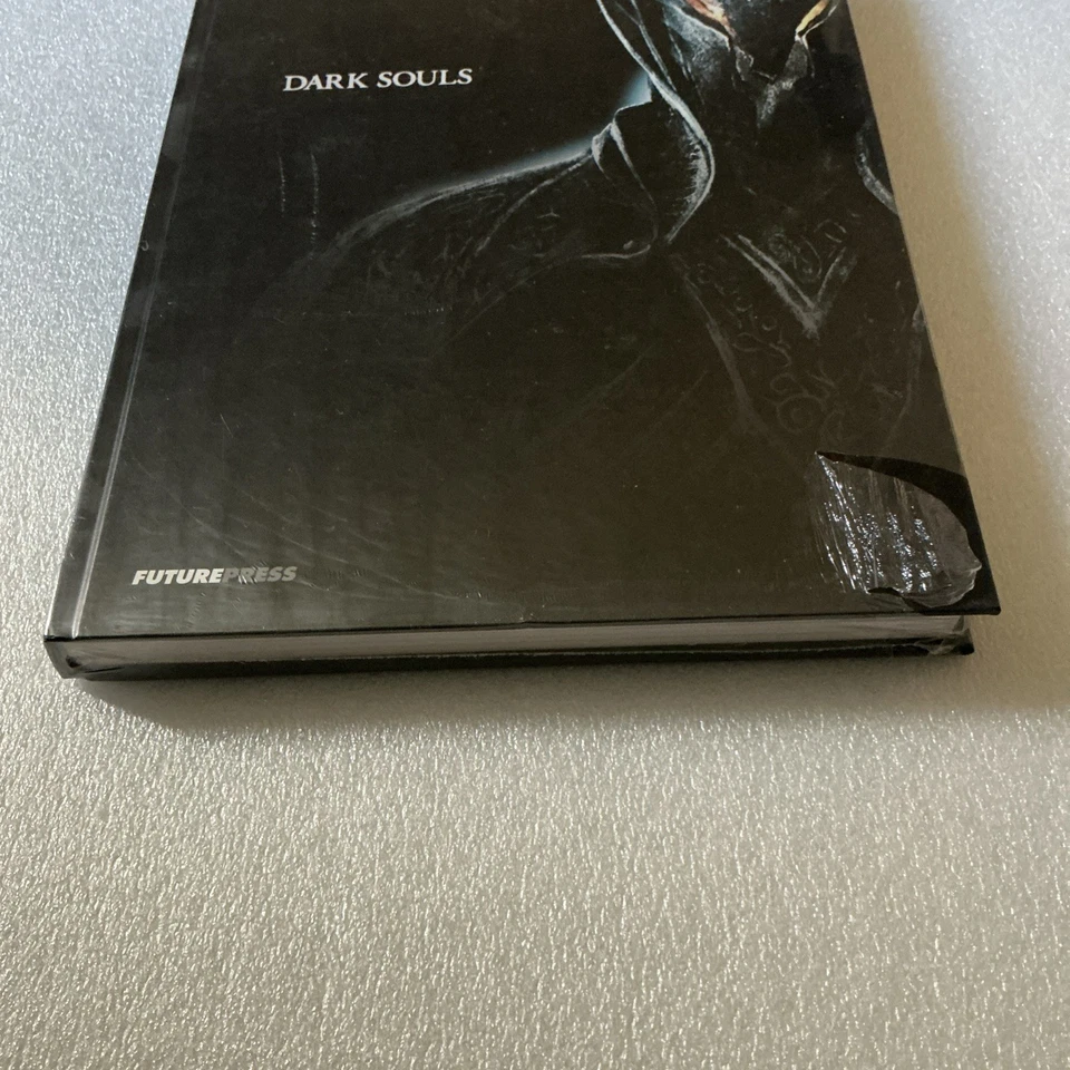 DARK SOULS STRATEGY GUIDE (HARDBACK) BOOK (FUTURE PRESS)  NEW VGC Rare souls - Image 4 of 4