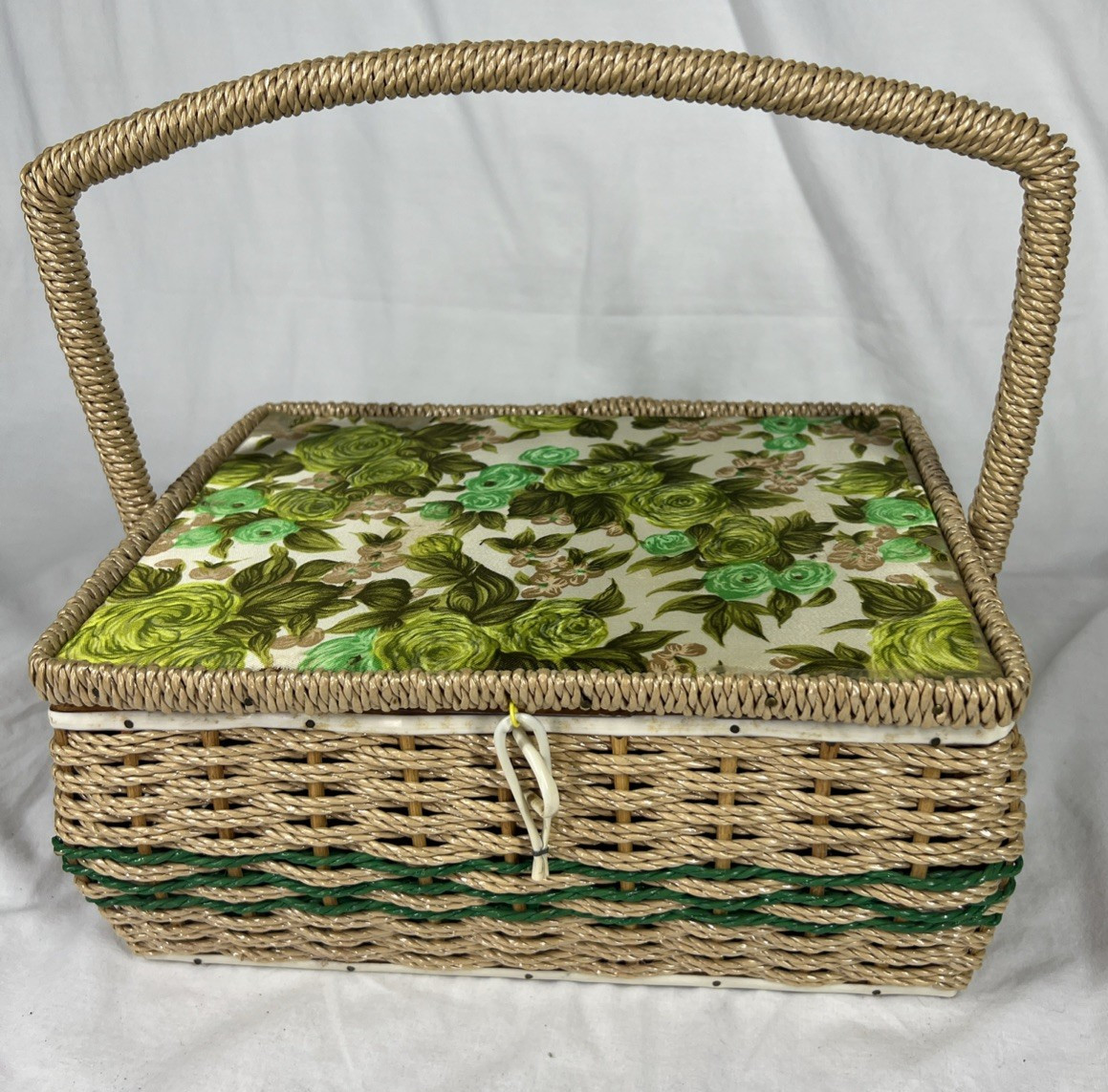 Dritz Wicker Sewing Basket Pin Cushion Lid, Pivoting Handle, 11"x8"x5"