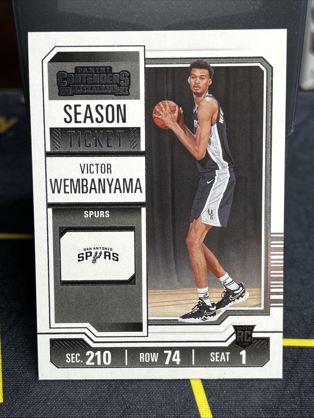 2023-24 Panini Contenders - Season Ticket Victor Wembanyama #11 (RC)