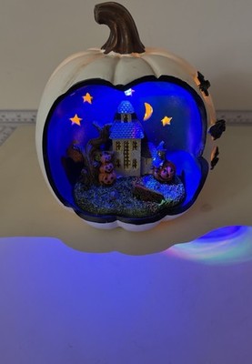 DISCONTINUED HAUNTED LIVING LIGHT UP DIORAMA TABLETOP HALLOWEEN PUMPKIN  WORKS
