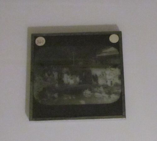 Glass Magic Lantern Slide GROUP IN GARDEN C1920 PHOTO JAPAN JAPANESE - Picture 2 of 2