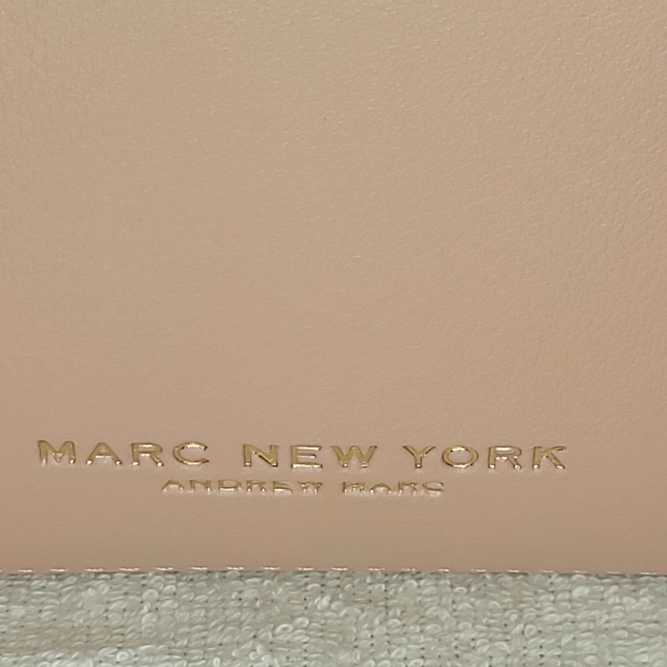 Cartera MARC NEW YORK by Andrew Marc para mujer de cuero rosa y dorado con llavero nueva con etiquetas Foto 2 de 4