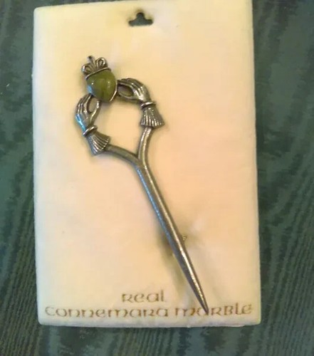 Irish Claddagh Pewter Lapel - Kilt Pin - Solvar Jewellery of Dublin, Ireland - Picture 5 of 8