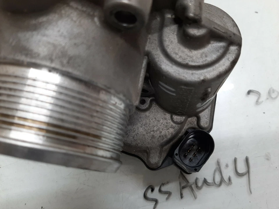 Audi A5 Quattro 2010-2012 2,0 L carrocería del acelerador fabricante original Foto 4 de 4