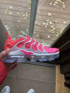 vapormax plus feminino rosa