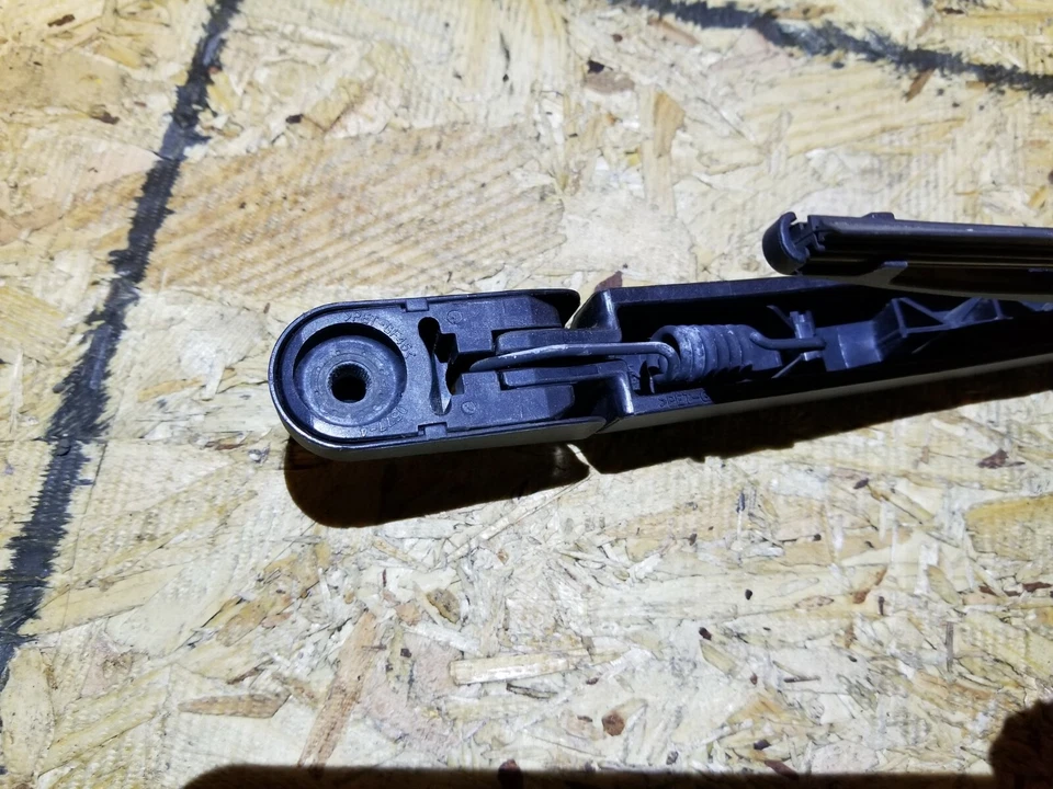 06 07 08 09 10 KIA RIO5 BRAÇO LIMPADOR TRASEIRO FABRICANTE DE EQUIPAMENTO ORIGINAL  - Imagem 4 de 4