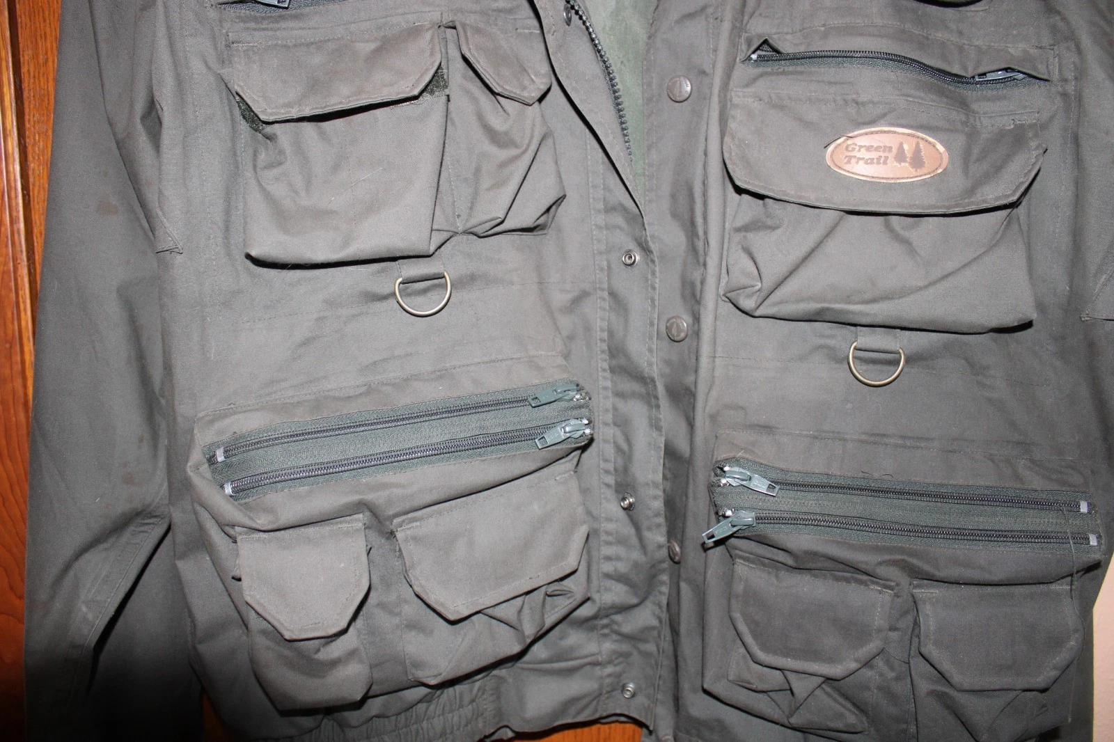 Green Trail Wading jacket for fishing large size with many pockets
Opens in a new window or tab
