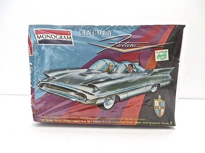 #ad Vintage 1 25 MONOGRAM LINCOLN FUTURA with FIGURES NOS FACTORY SEALED 2004 $38.50