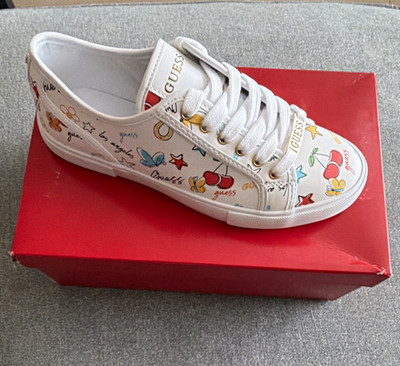 GUESS Women's Low-Top Lace-Up Sneakers White/Multicolor Graphic Logo