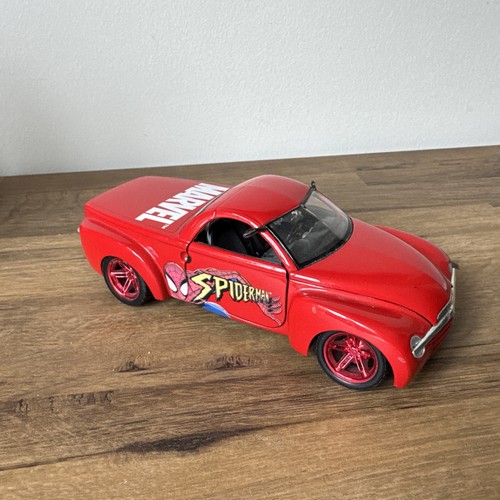 Maisto Die Cast Marvel Spider Man Chevrolet SSR 2002 Concept - Maßstab 1:25