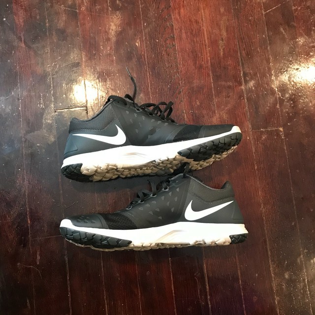 black nike trainers mens size 9