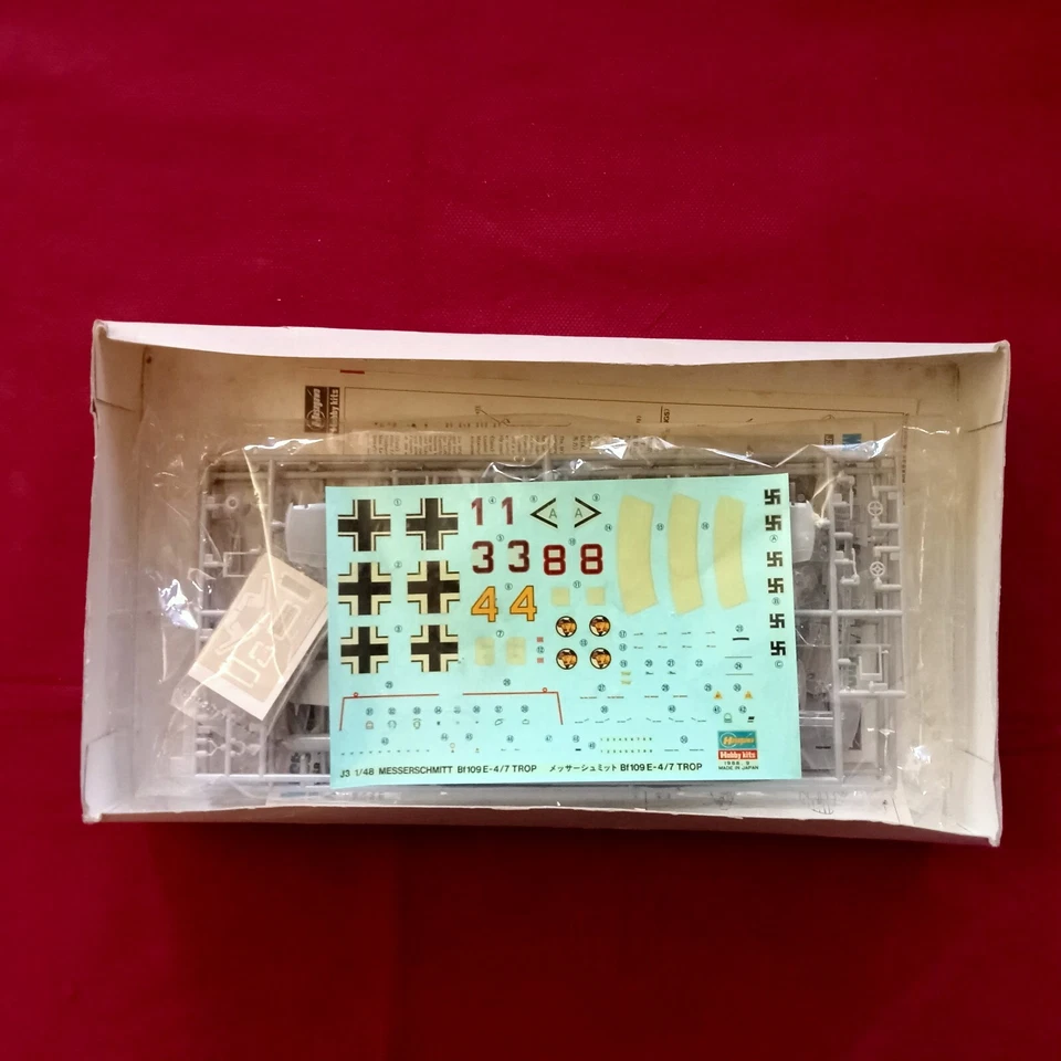 Messerschmitt Bf 109E-4/7 Trop- scala 1/48 Hasegawa J3 - Immagine 2 di 2