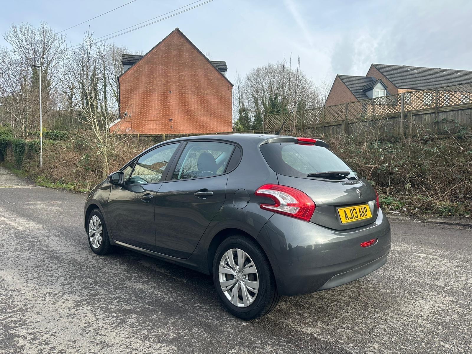 2013 Peugeot 208 1.4 HDi Access+ £0 Tax Low Insurance HATCHBACK Diesel