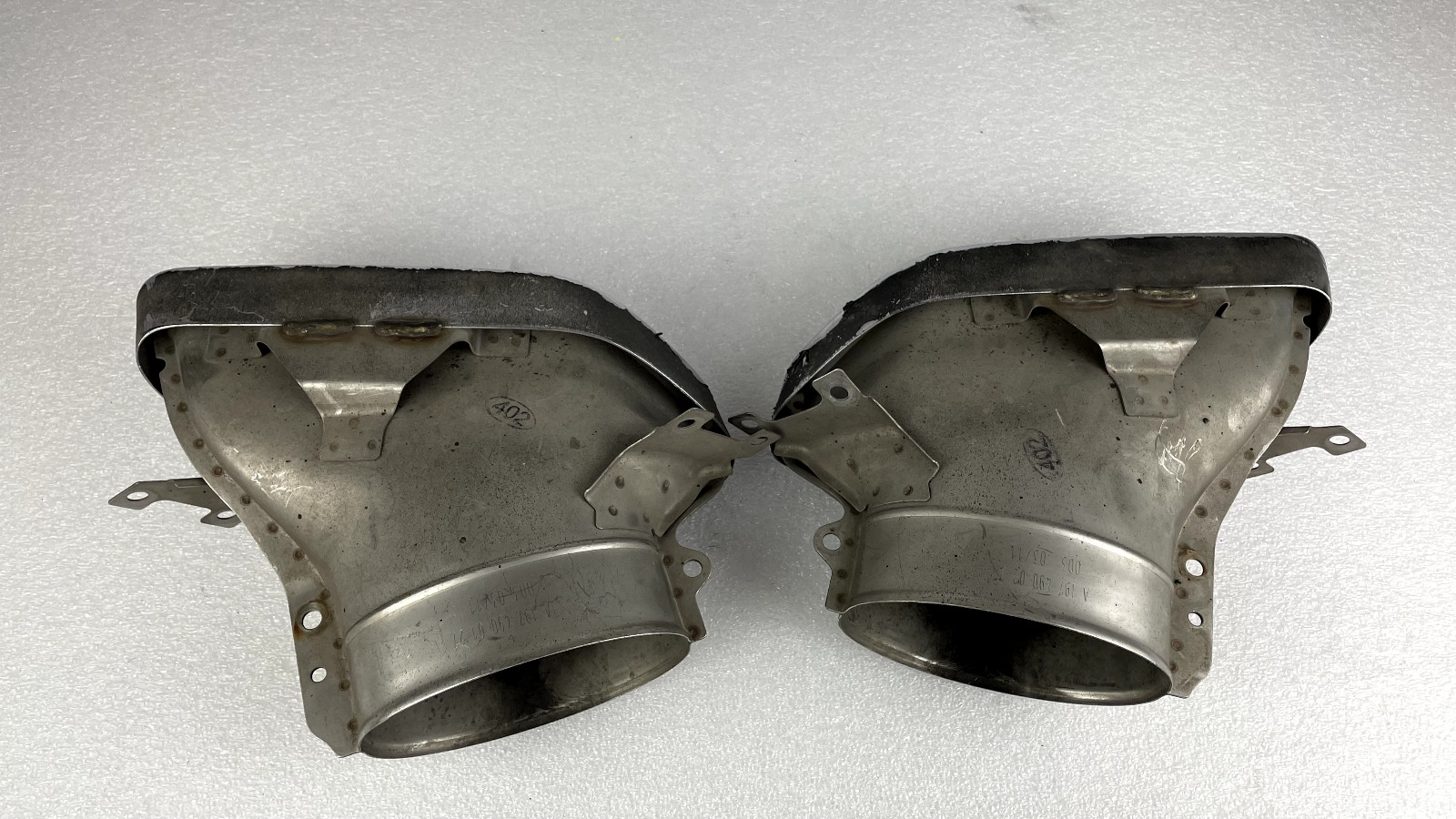 Mercedes-Benz SLS AMG C197 EXHAUST TAIL PIPE TIPS A1974900227 A1974900127 OEM