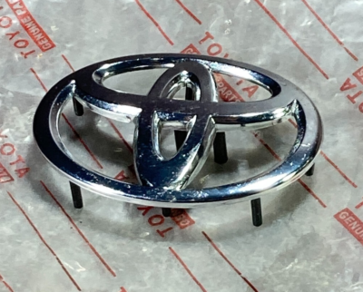 【Ky】トヨタ 純正 21in Toyota Steering Wheel Emblem 6.5CM GS221-01650 | Silver | Genuine