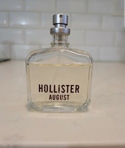 hollister august perfume