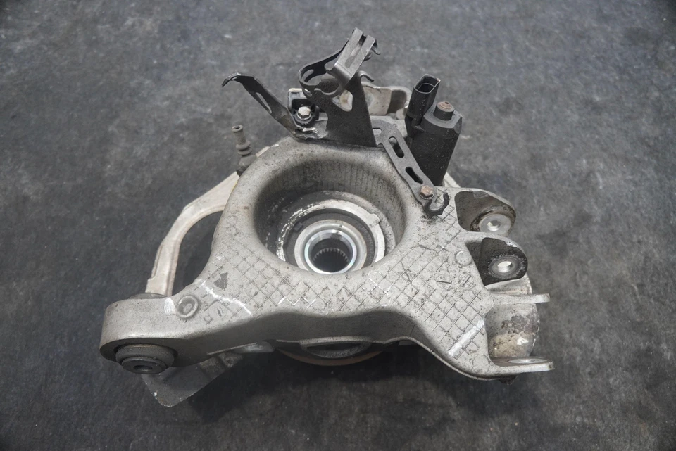 Buje de rueda trasero derecho 971505436B OEM Porsche Panamera 971 2017-18 Foto 3 de 4