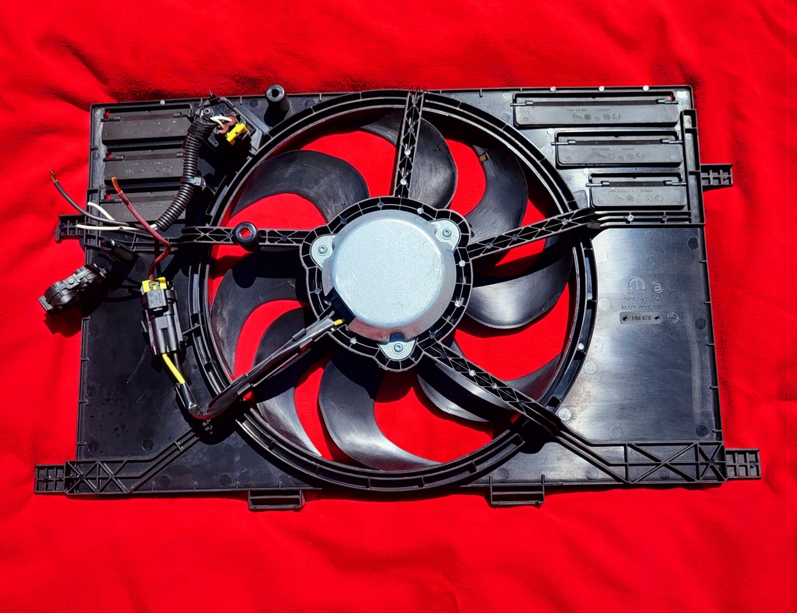 Genuine Mopar Engine Cooling Fan Module 68461974AA. Made By MAHLE 