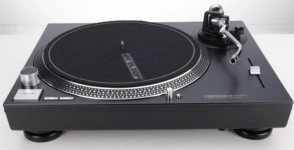 Reloop RP-1000 mk2 Belt Drive Turntable - Image 2 of 4
