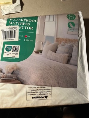 Waterproof Mattress Protector Full Size   100% Tencel Lyocell (New)