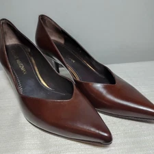 STUART WEITZMAN Chocolate Leather  9.5 M Coquette Classic Spike 