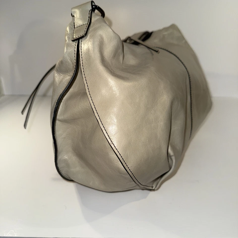 Bolso de Hombro Hobo International Slouch Hobo Top Cremallera Blanco Perla Foto 4 de 4