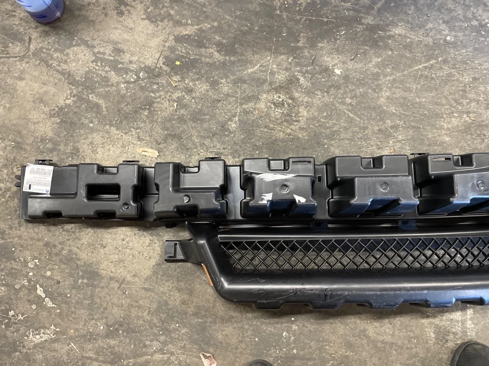 OEM Front Bumper Absorber + Grille For Chrysler 300 2011 2012-2014 57010463AB - Image 3 of 4