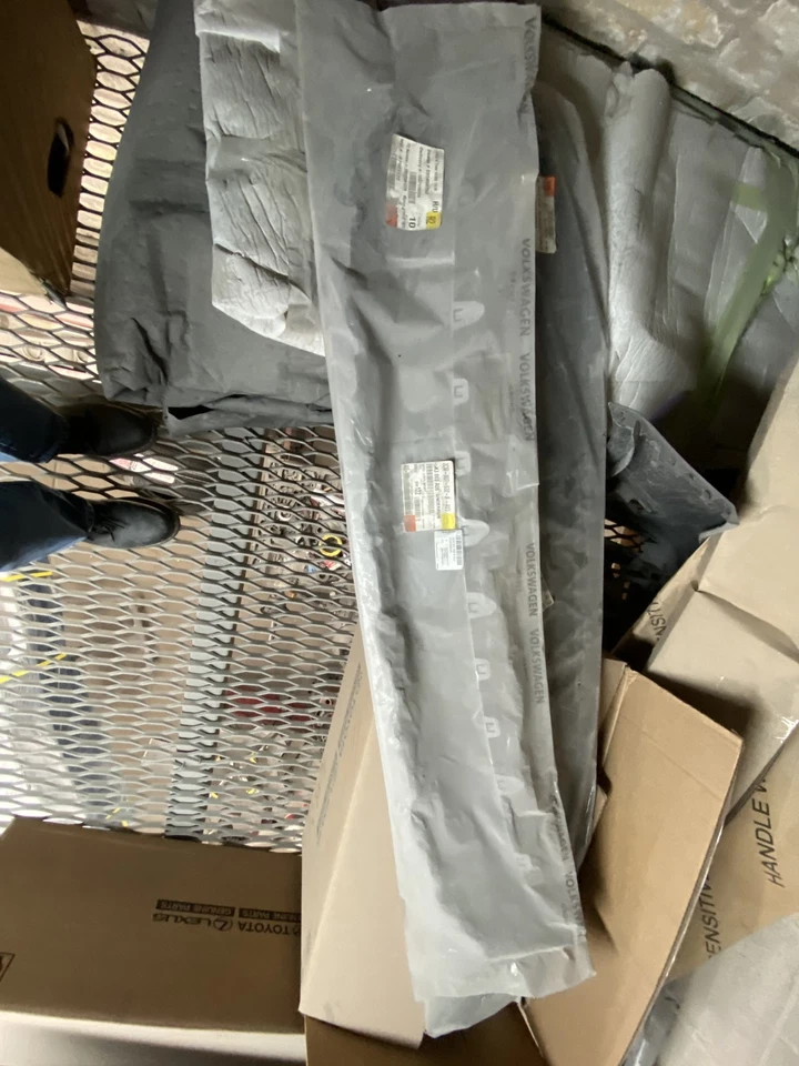 Volkswagen Atlas Cross Sport Division 2020-2023 barra cubierta inferior 3 cm807532aav3 Foto 3 de 3